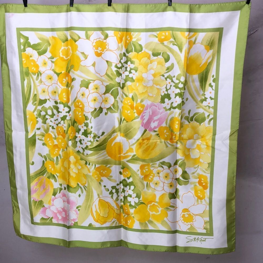 Floral yellow green square scarf 27.5*27.5